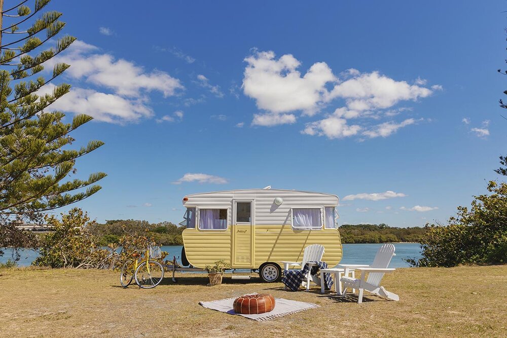 caravan pimpen zonnig geel